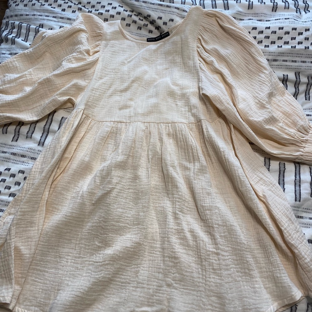 Boutique balloon sleeve dress